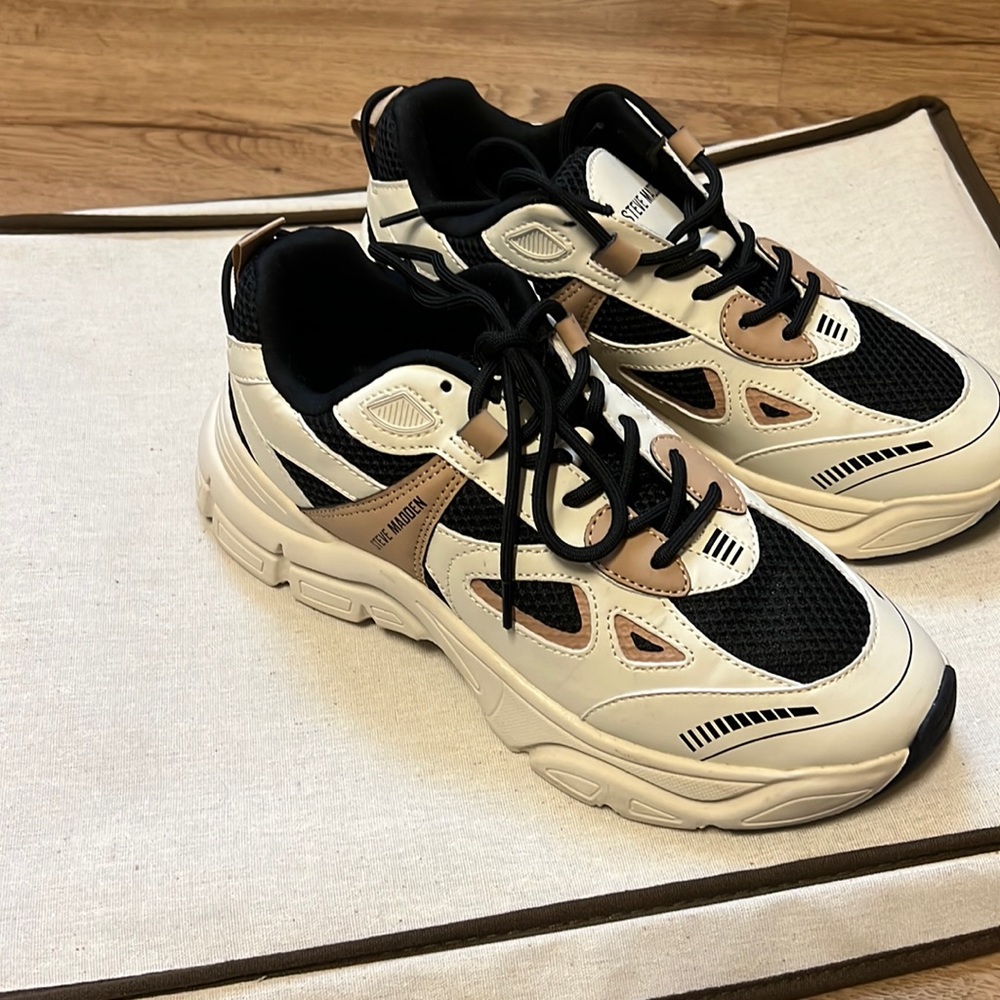 Steve Madden Black and Tan Women's Possession Chunky Lace-Up Sneakers